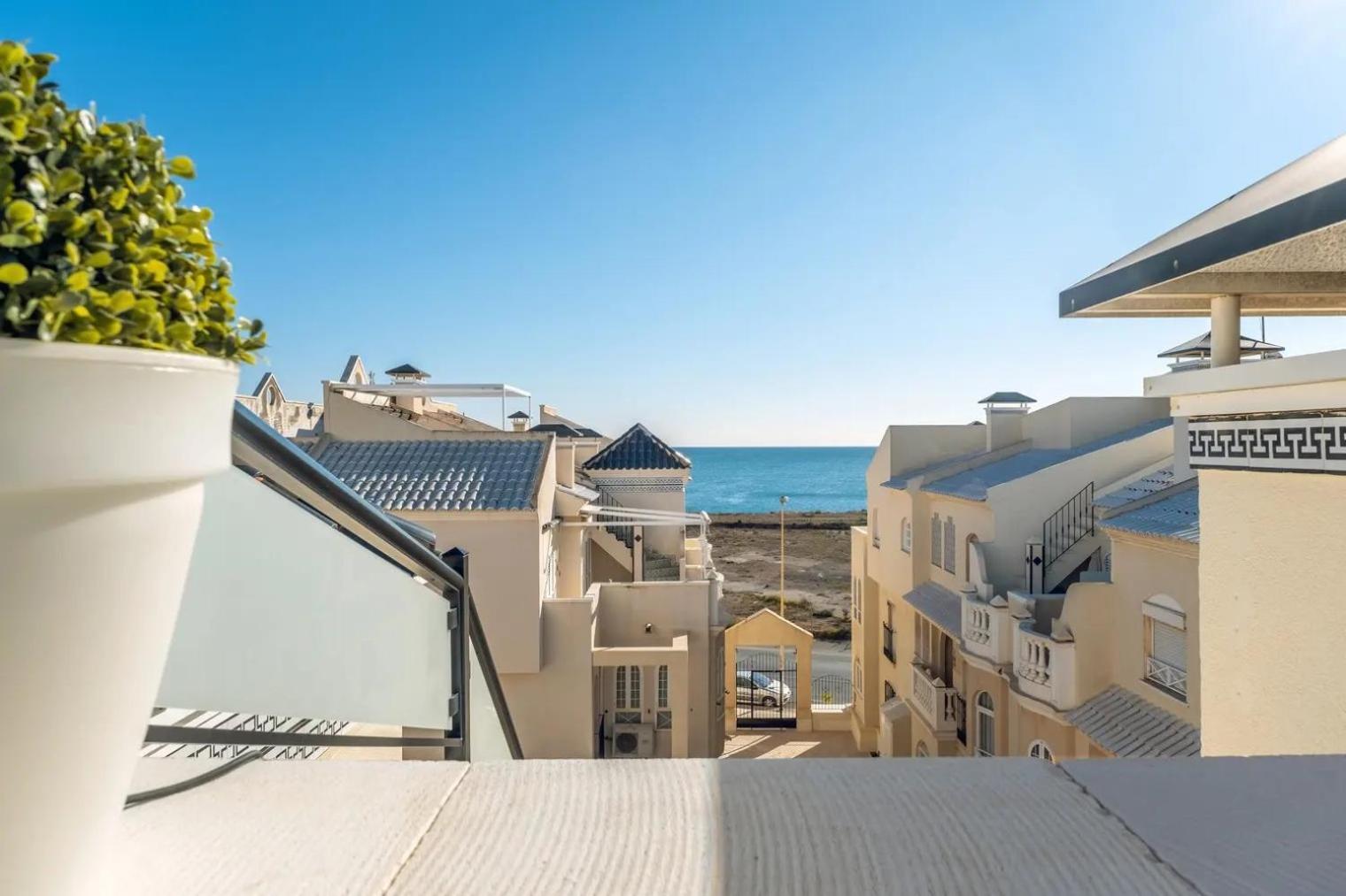 Amazing Penthouse On The Beach, Sea Views, Wifi, Airconditioning And Parking Torrevieja Dış mekan fotoğraf